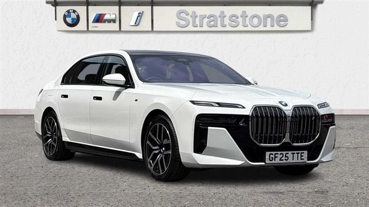 BMW i7