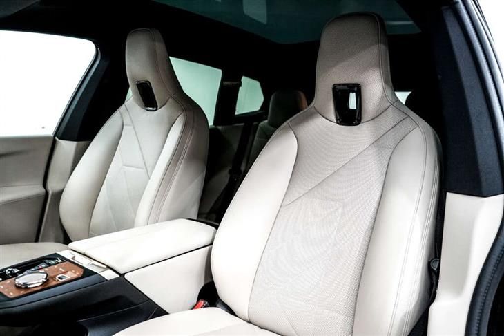 BMW iX BMW iX xDrive 40 M Sport 4WD — миниатюра 2