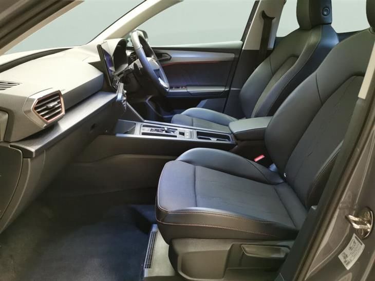 Cupra Leon Cupra Leon NF 1.5 eTSI EVO V1 Design Edition Hatchback 5dr Petrol Hybrid DSG Euro 6 (s/s) — миниатюра 4