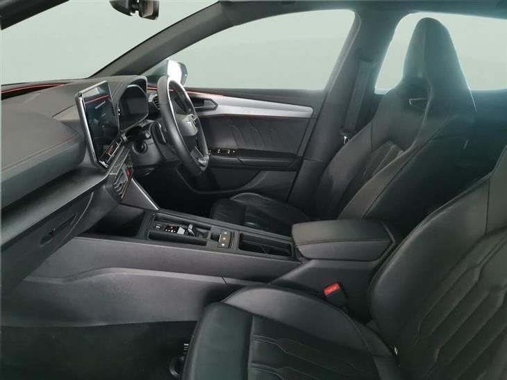 Cupra Leon Cupra Leon NF 2.0 TSI VZ3 Hatchback 5dr Petrol DSG Euro 6 (s/s) (300 ps) — миниатюра 4