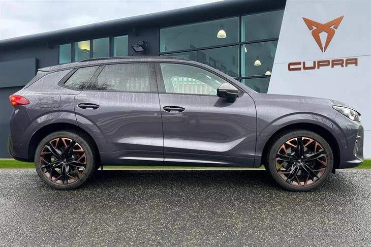 Cupra Terramar Cupra Terramar 1.5 eHybrid 25.8kWh VZ First Edition DSG Euro 6 (s/s) 5dr — миниатюра 3