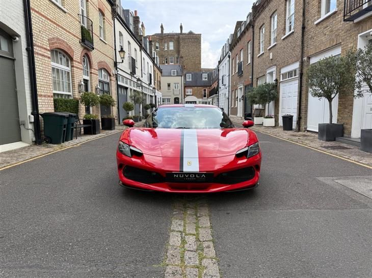 Ferrari 296 GTB Ferrari 296 GTB 3.0T V6 7.45kWh F1 DCT Euro 6 (s/s) 2dr — миниатюра 3