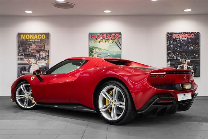 Ferrari 296 GTB photo 2