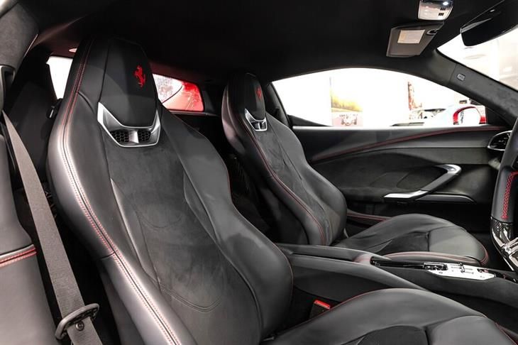 Ferrari 296 GTB photo 4