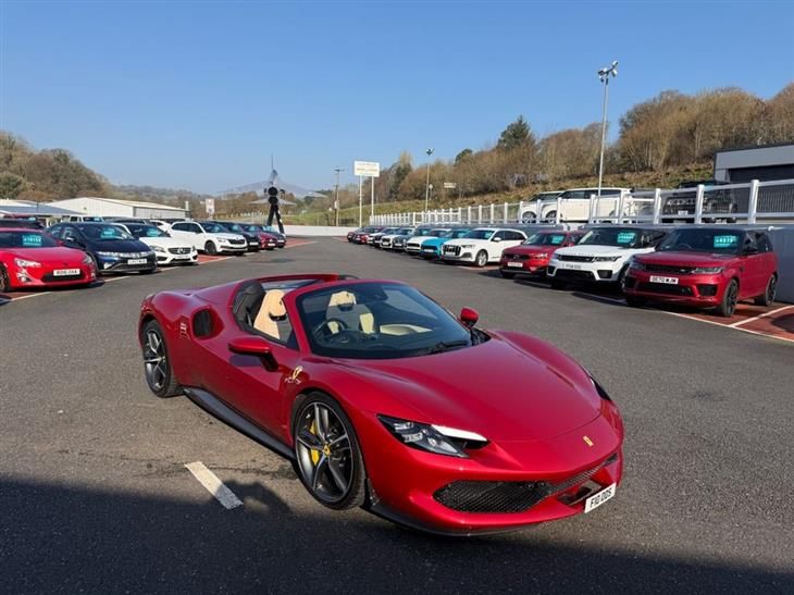 Ferrari 296 GTS 2023 73 FERRARI 296 GTS 3.0T V6 7.45KWH SPIDER F1 DCT (830 PS) — миниатюра 1