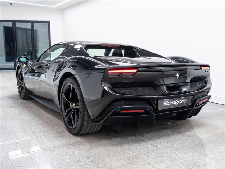 Ferrari 296 GTB Ferrari 296 3.0T V6 7.45kWh Coupe 2dr Petrol Plug-in Hybrid F1 DCT Euro 6 (s/s) (830 ps — миниатюра 3