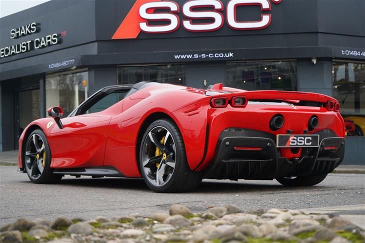 Ferrari SF90 Ferrari SF90 Spider 4.0T V8 7.9kWh F1 DCT 4WD Euro 6 (s/s) 2dr — миниатюра 2