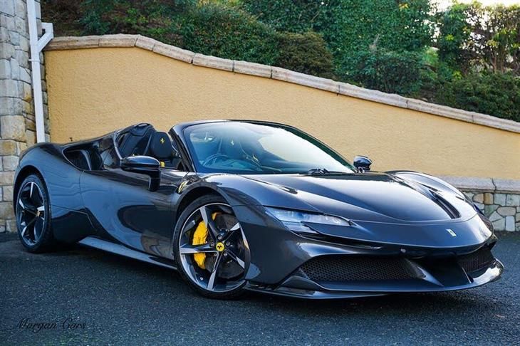 Ferrari SF90 Ferrari SF90 4.0T V8 7.9kWh Convertible 2dr Petrol Plug-in Hybrid F1 DCT 4WD Euro 6 (s/s) (986 ps) — миниатюра 4