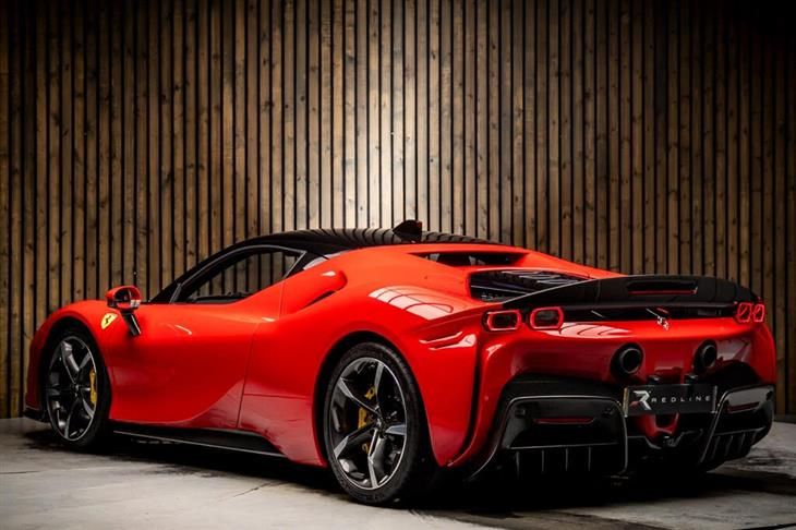 Ferrari SF90 Ferrari SF90 4.0T V8 7.9kWh F1 DCT 4WD Euro 6 (s/s) 2dr — миниатюра 3