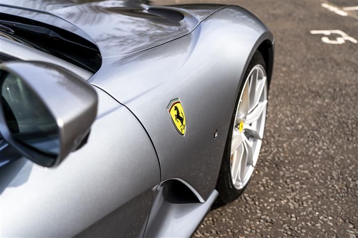 Ferrari Superfast Ferrari 812 Superfast STUNNING SPEC. FULL PPF. CARBON FIBRE INTERIOR & EXTERIOR. FRONT LIFT. — миниатюра 4