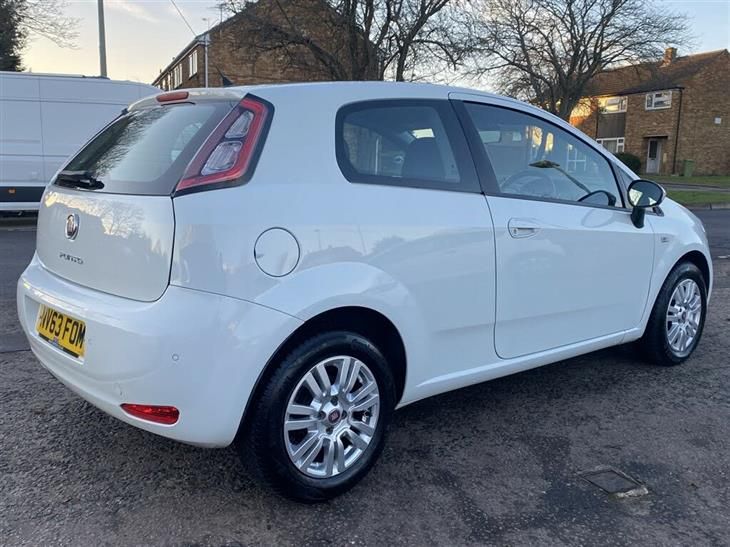 FIAT Punto 1.2 8v Easy (2014)