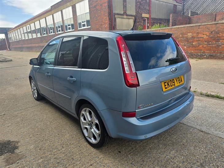 Ford C-MAX TITANIUM TDCI 5-Door - Image 4