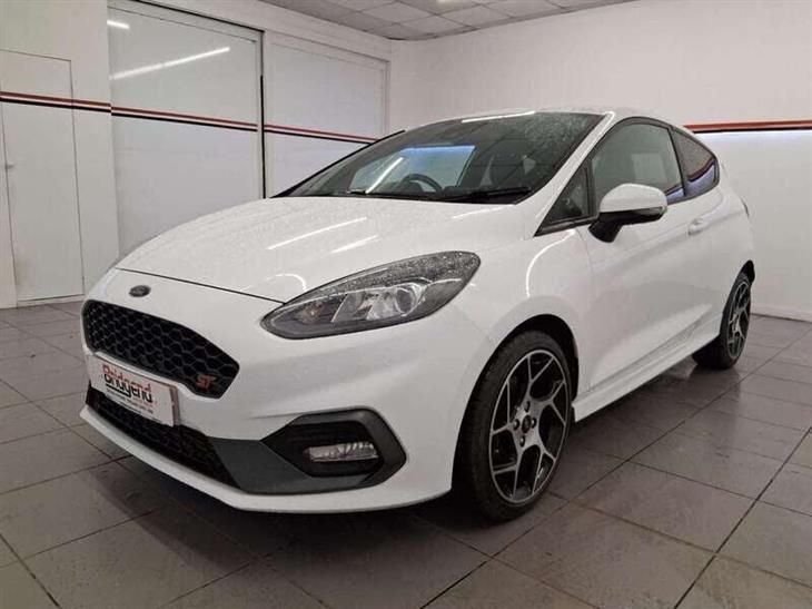 Ford Fiesta ST Ford Fiesta 1.5T EcoBoost ST-2 Hatchback 3dr — миниатюра 3