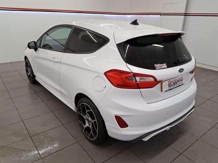 Ford Fiesta ST Ford Fiesta 1.5T EcoBoost ST-2 Hatchback 3dr — миниатюра 4