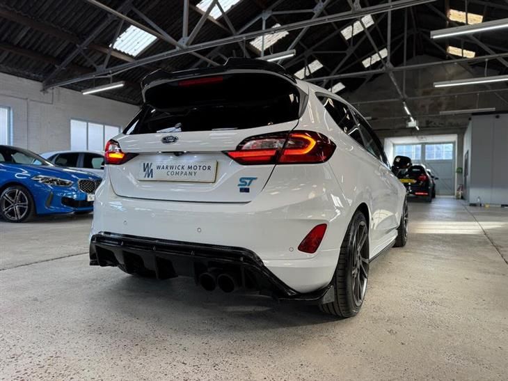 Ford Fiesta ST Ford Fiesta 1.5T EcoBoost ST-3 Euro 6 (s/s) 3dr — миниатюра 3