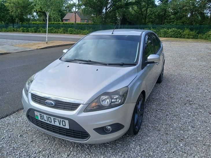 Ford Focus 1.6 TDCi DPF Titanium 5dr - Image 3