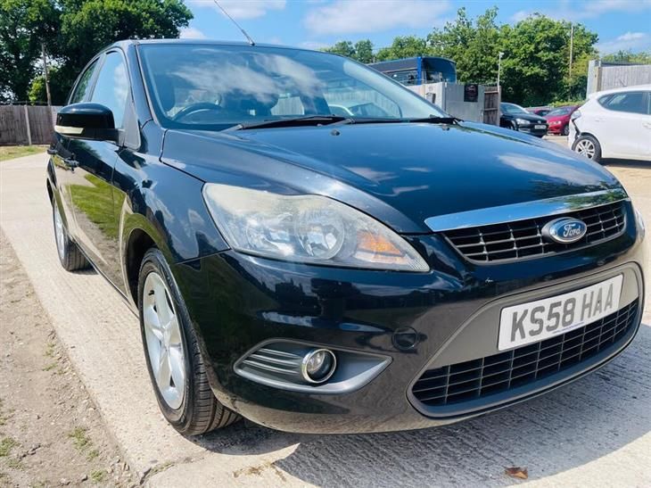 Cheap Ford Focus 1.8 Zetec 5dr for sale in Reading, Berkshire