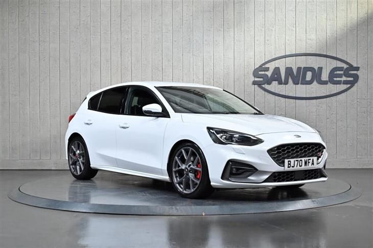 Ford Focus ST 2022 white (IXO) 1:43