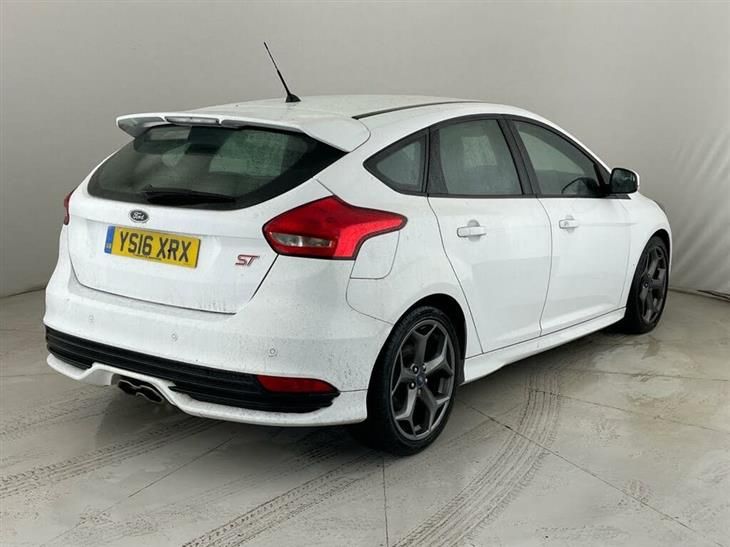 White Ford Focus ST cars for sale - PistonHeads UK