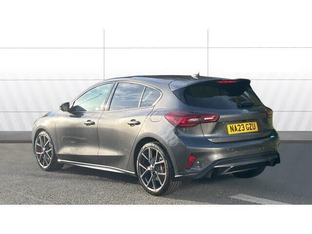 Ford Focus ST Ford Focus 2.3 EcoBoost ST 5dr Petrol Hatchback — миниатюра 2