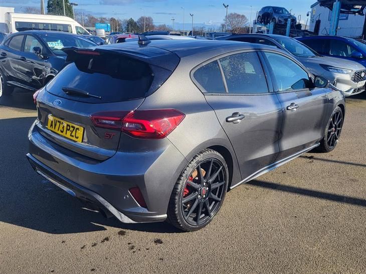 Ford Focus ST Ford Focus 2.3 Ecoboost ST 5dr — миниатюра 4