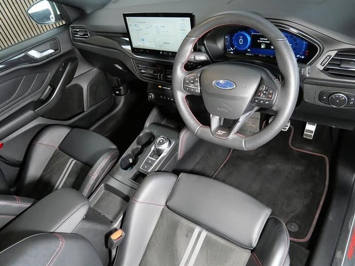 Ford Focus ST Ford Focus 2.3T EcoBoost ST Estate 5dr Petrol Auto Euro 6 (s/s) (280 ps) — миниатюра 3