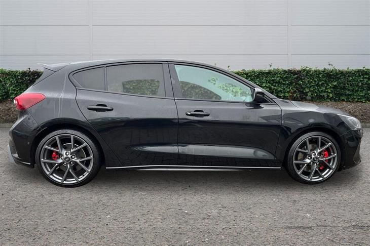Ford Focus ST Ford Focus 2.3T EcoBoost ST Euro 6 (s/s) 5dr — миниатюра 3