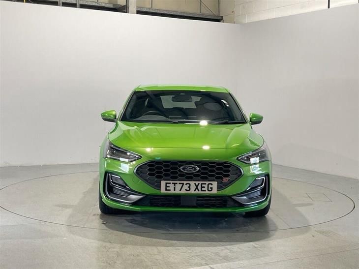 Ford Focus ST Ford Focus 2.3T EcoBoost ST Hatchback 5dr Petrol Manual Euro 6 (s/s) (280 ps) — миниатюра 3
