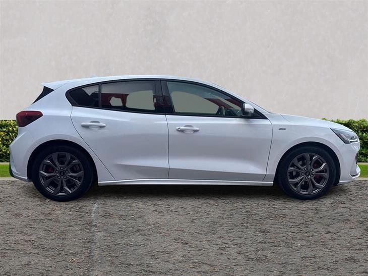 Ford Focus ST Ford Focus HAT 1.0 ECOBOOST MHEV 125 ST-LN — миниатюра 2