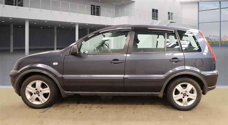 Ford Fusion ZETEC 5-Door - Image 3