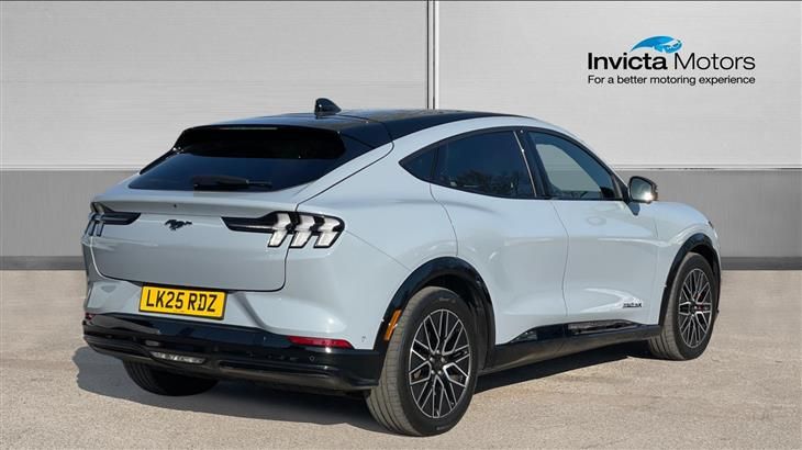 Ford Mustang Mach-E Ford Mustang Mach-E 272kW Premium 91kWh AWD 5dr Auto — миниатюра 3