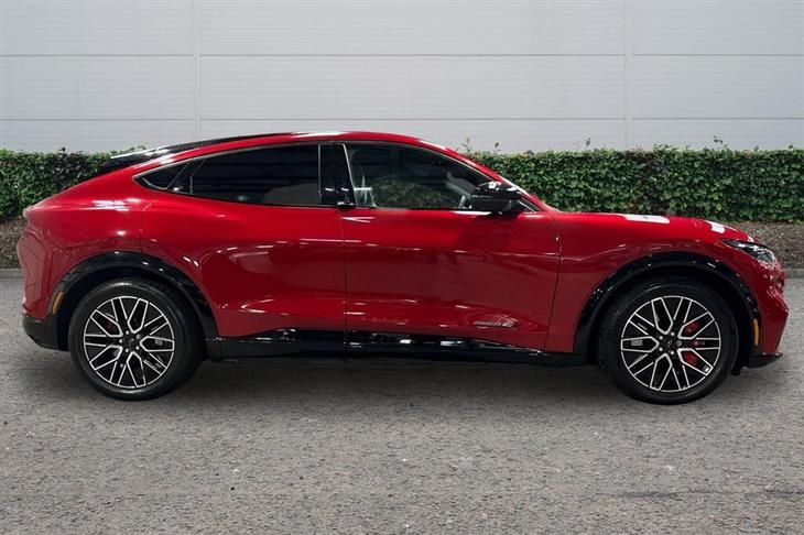 Ford Mustang Mach-E Ford Mustang Mach-E Extended Range 91kWh Premium AWD 5dr — миниатюра 3