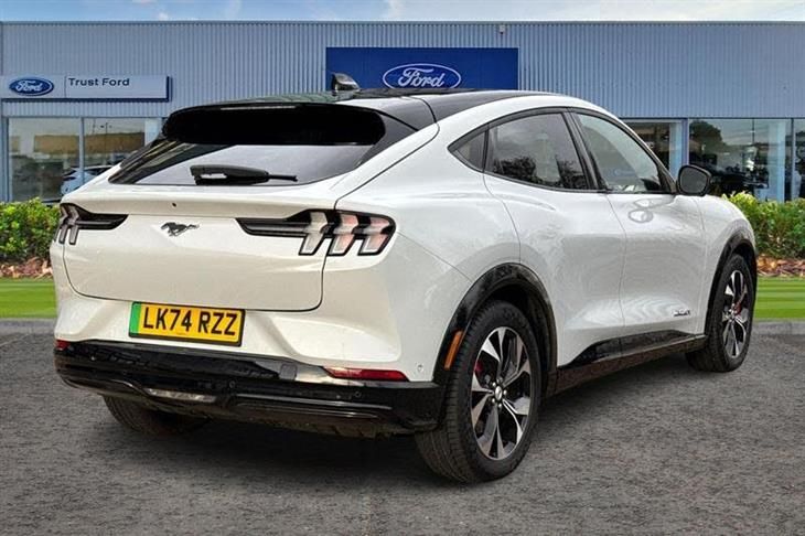 Ford Mustang Mach-E Ford Mustang Mach-E Extended Range 91kWh Premium SUV 5dr Electric Automatic (294 ps) — миниатюра 4