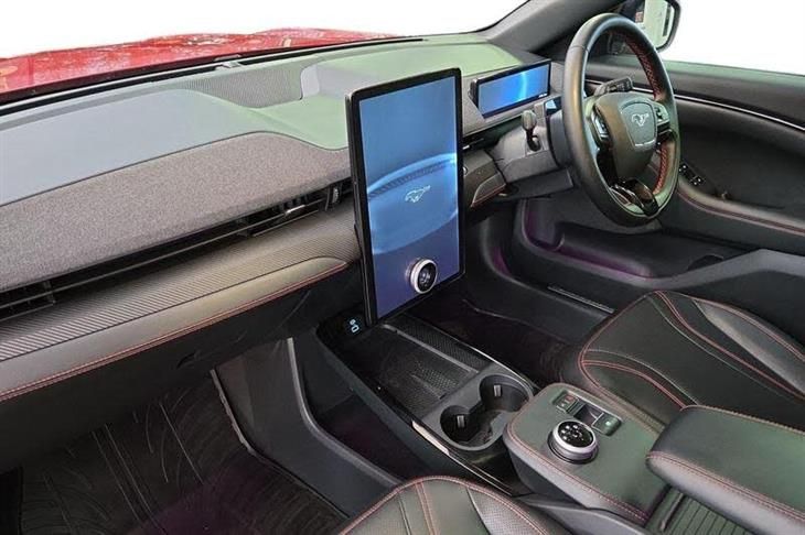 Ford Mustang Mach-E Ford Mustang Mach-E Extended Range 91kWh SUV 5dr Electric Automatic AWD (351 ps) — миниатюра 2