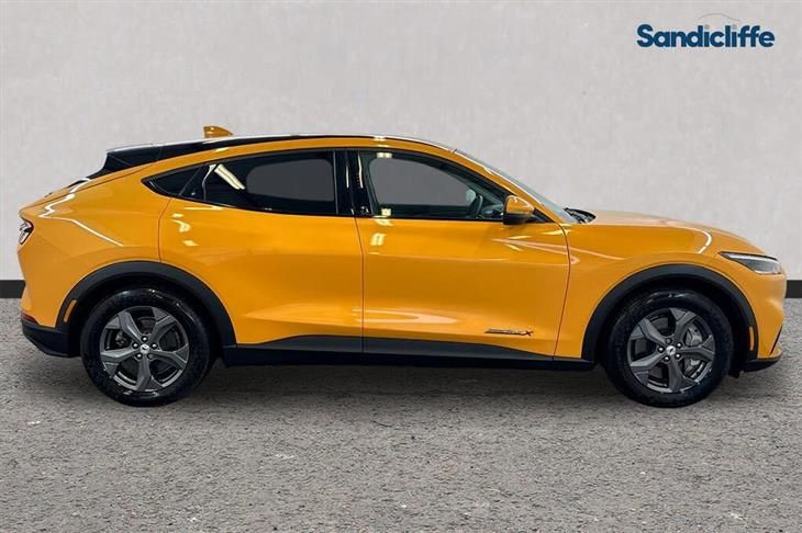 Ford Mustang Mach-E Ford Mustang Mach-E Mustang Mach-E Premium 5 Door 88kWh Extended Range RWD 1 Speed Automatic — миниатюра 3