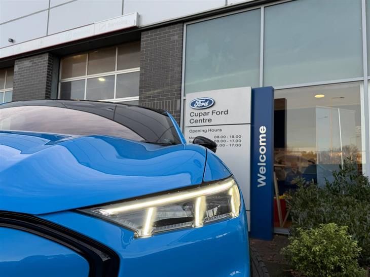 Ford Mustang Mach-E Ford Mustang Mach-E Premium 91kWh Extended Range 1 Speed Automatic 5 Door AWD, — миниатюра 2