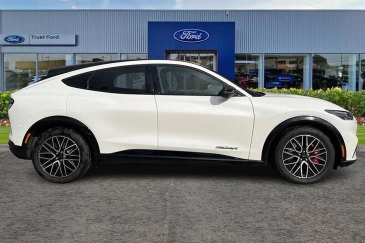 Ford Mustang Mach-E Ford Mustang Mach-E Premium — миниатюра 3