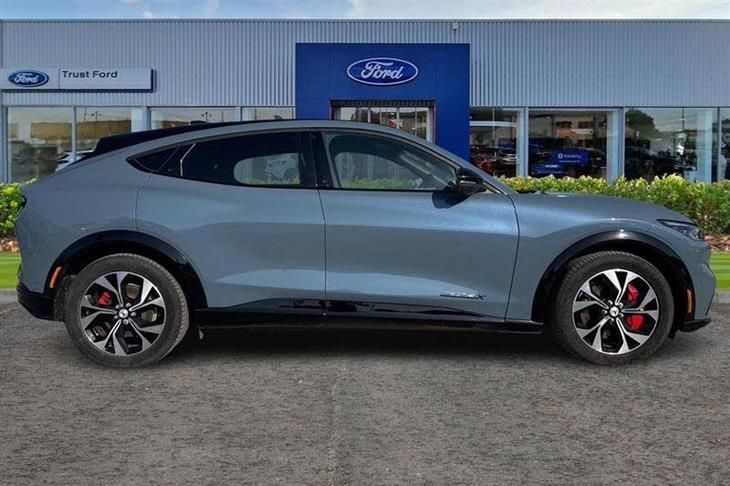 Ford Mustang Mach-E Ford Mustang Mach-E Premium — миниатюра 3