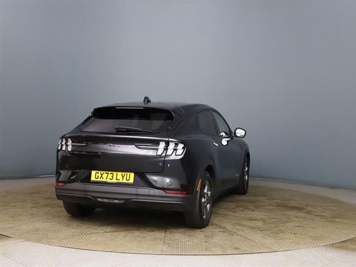 Ford Mustang Mach-E Ford Mustang Mach-E Standard Range 70kWh SUV 5dr Electric Automatic (269 ps) — миниатюра 4
