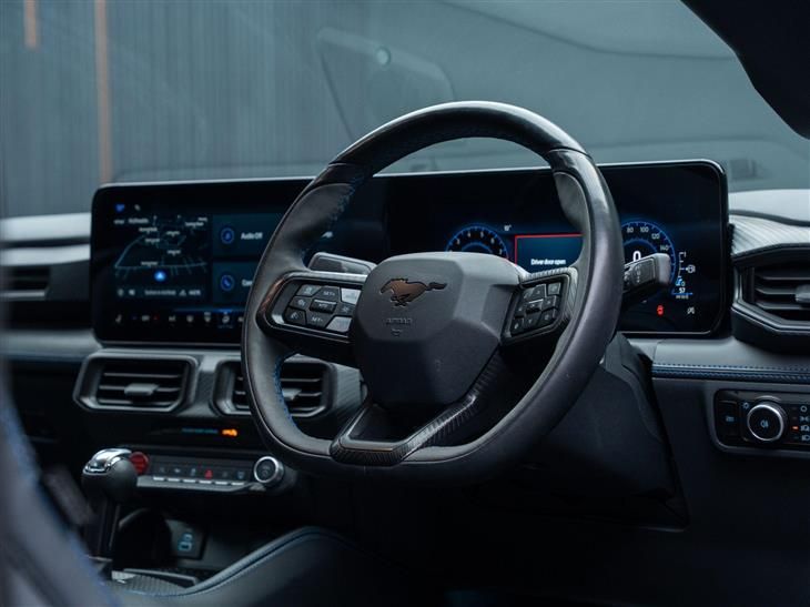 Ford Mustang Ford Mustang 5.0 V8 Dark Horse SelShift Euro 6 2dr — миниатюра 4