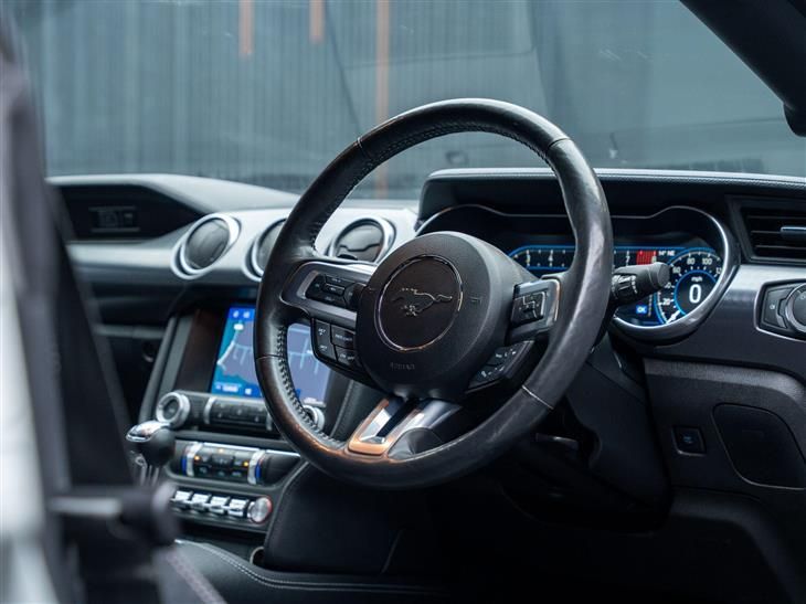 Ford Mustang Ford Mustang 5.0 V8 Mach 1 Fastback SelShift Euro 6 2dr — миниатюра 4