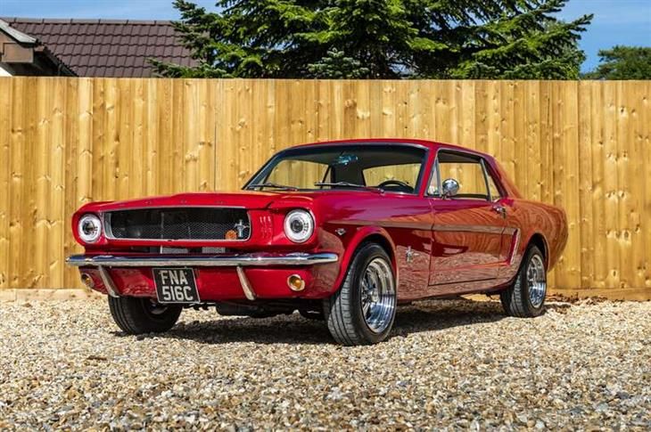 FORD MUSTANG