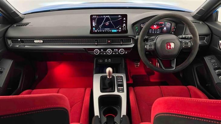 Honda Civic Type-R Honda Civic 2.0 VTEC Turbo Type R Hatchback 5dr Petrol Manual Euro 6 (s/s) (329 ps) — миниатюра 3