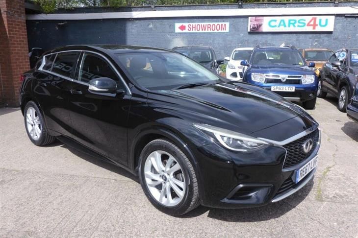 Infiniti Q30