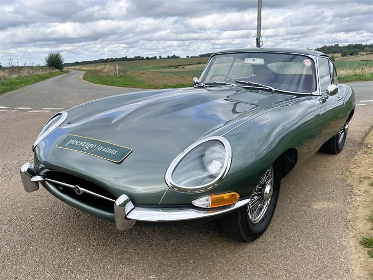 Jaguar E TYPE