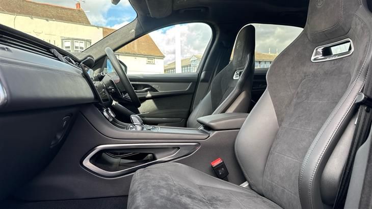 Jaguar F-Pace SVR Jaguar F-PACE 5.0 V8 550 SVR 5dr Auto AWD - 22 inch Alloys - Sliding Pan Roof - Privacy Glass - — миниатюра 3