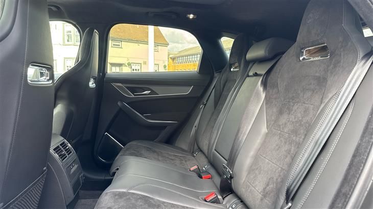 Jaguar F-Pace SVR Jaguar F-PACE 5.0 V8 550 SVR 5dr Auto AWD - 22 inch Alloys - Sliding Pan Roof - Privacy Glass - — миниатюра 4