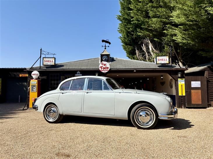 Jaguar MK II