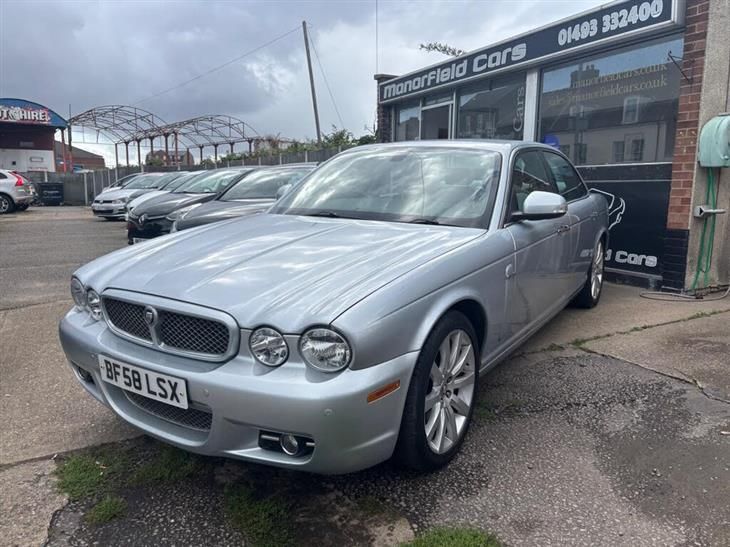 Jaguar XJ
