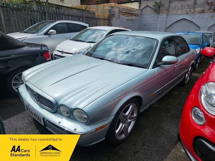 Jaguar XJ